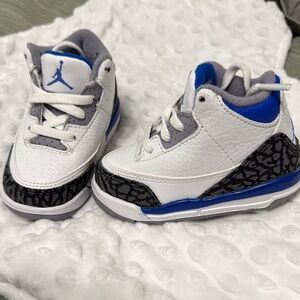 Kids Jordan 3s Sneakers - White and Blue